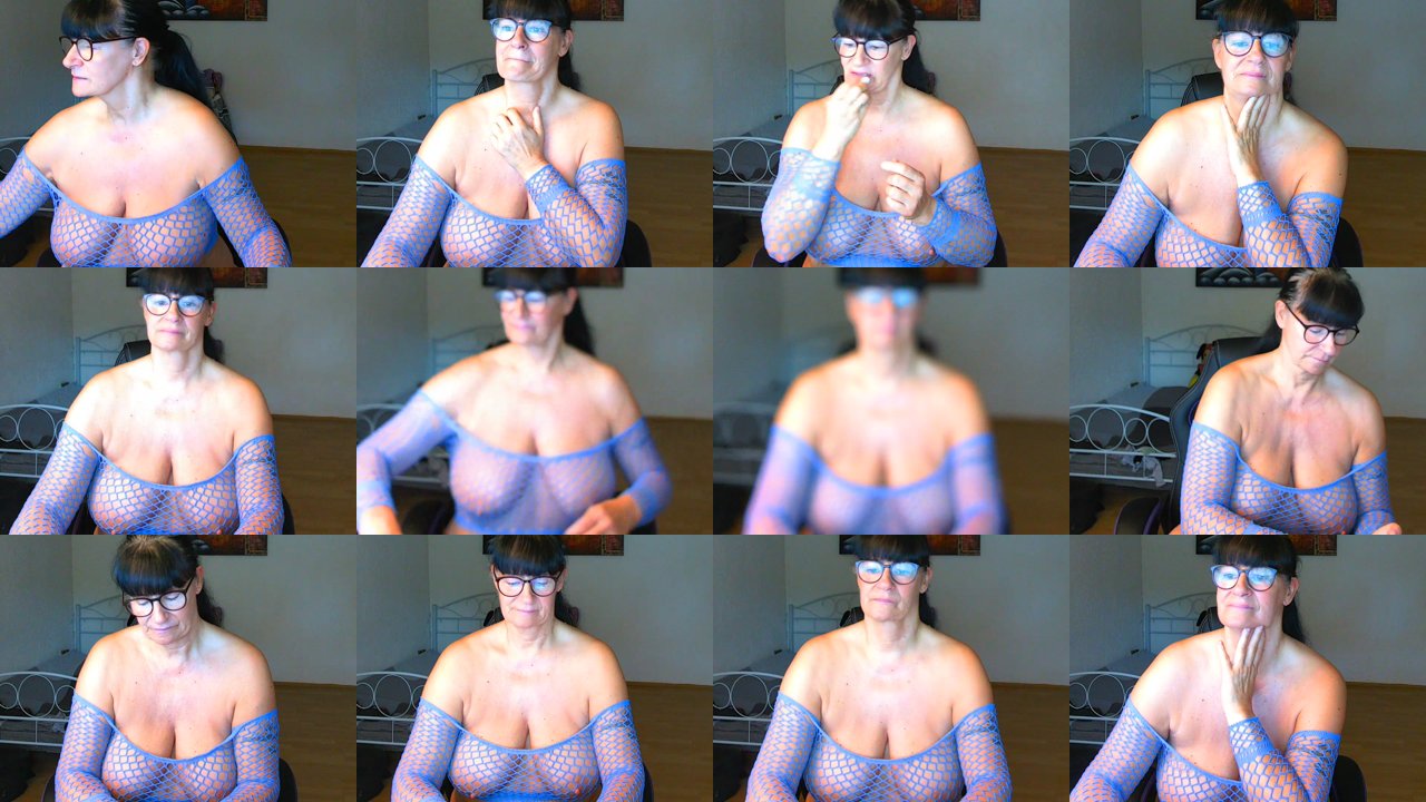 illymaus — Tip menu, Interactive show, Playful brunette on BongaCams