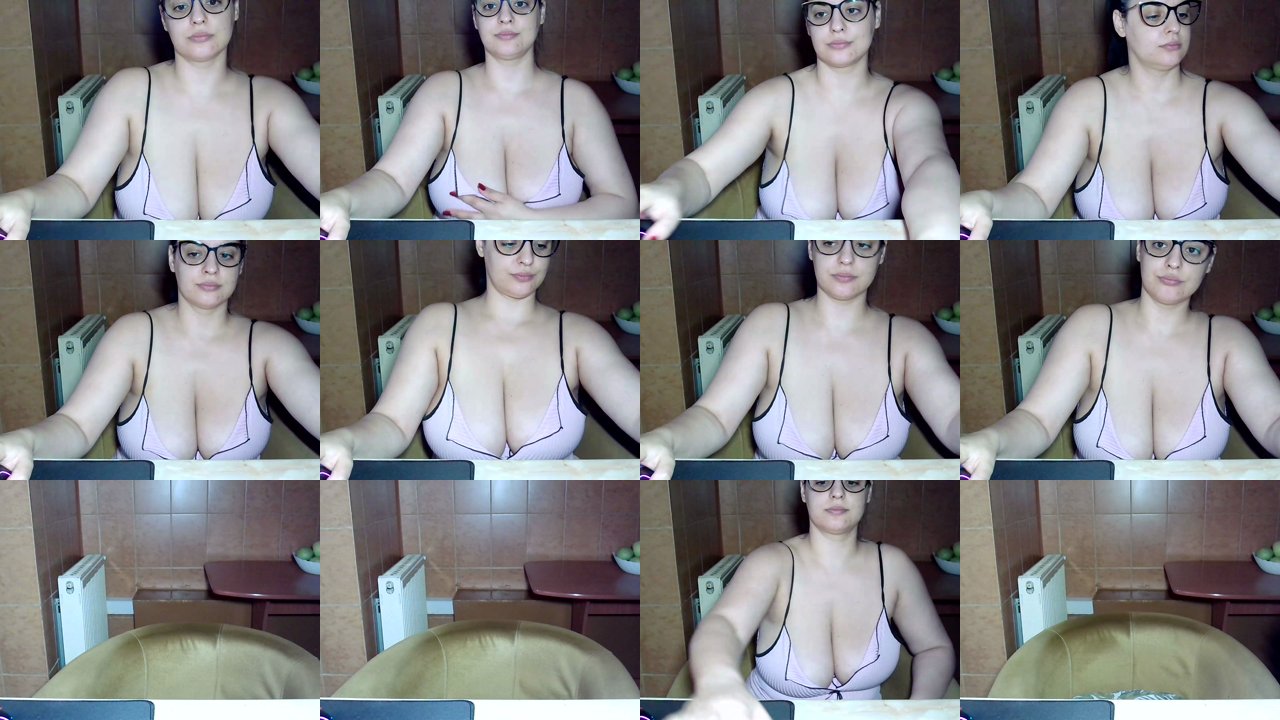 moniqquuen — Double penetration on BongaCams