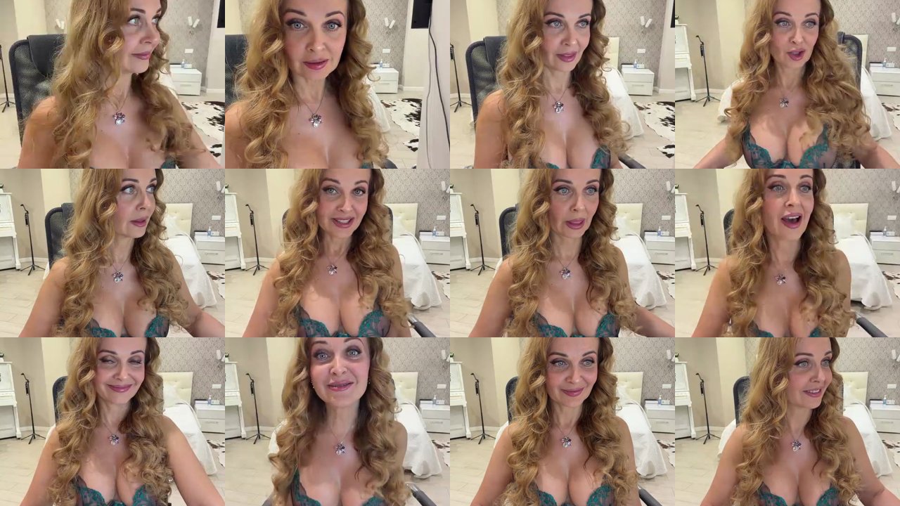 xxxsexymilfxxx — Erotic music, Piano play on BongaCams