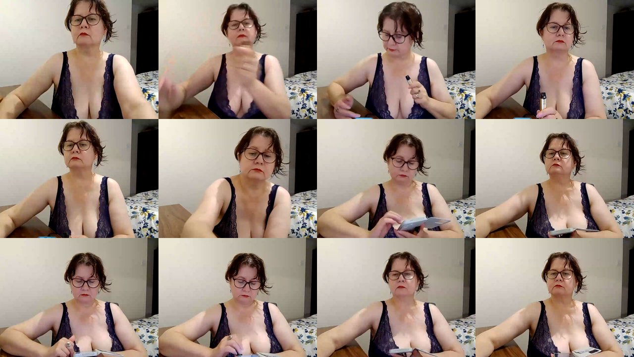 autumnlove — Tease, Playful, Natural on MyFreeCams