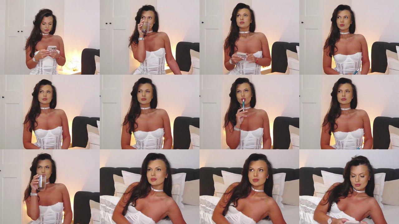 flaviamoon — Brunette, Sensual tease, Oil play on MyFreeCams