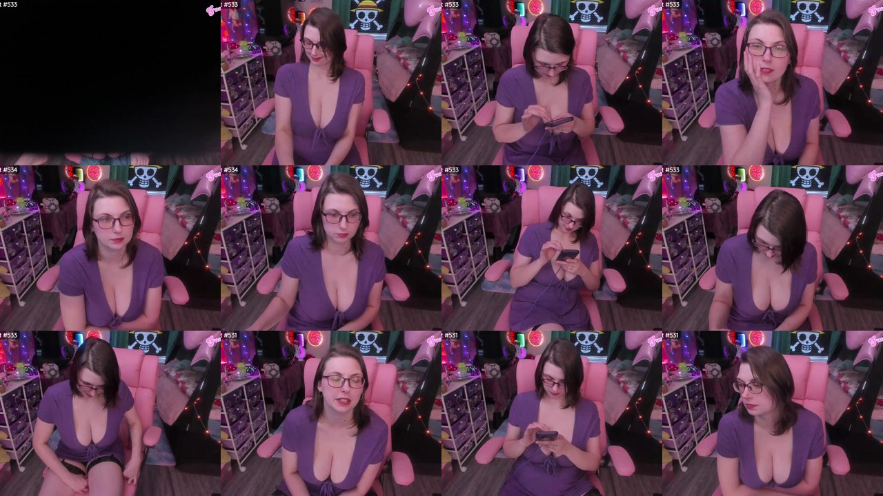 fuuka_doll — Petite tease, Interactive game, Spank wheel on MyFreeCams
