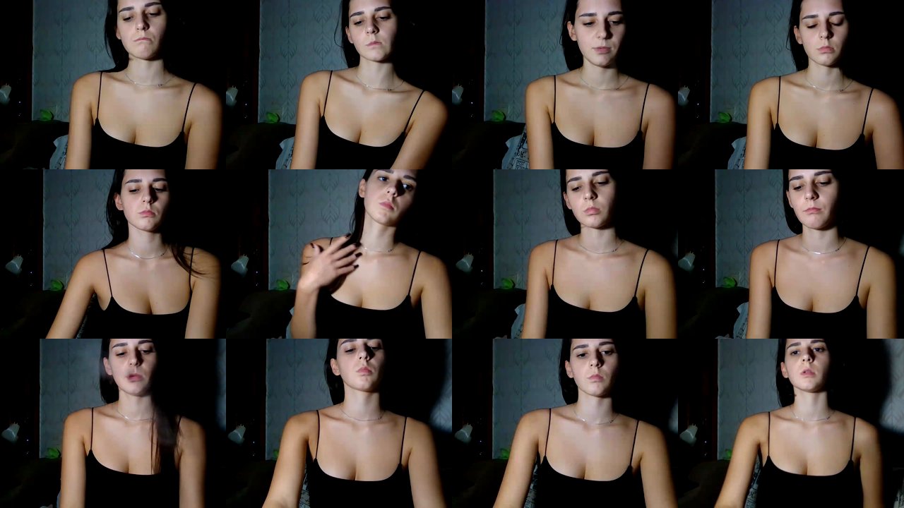 valessiamoon — Toy play, Oil tease, Curvy brunette on MyFreeCams